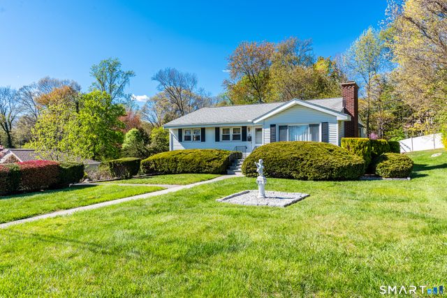 34 Bassick Road, Trumbull, CT 06611