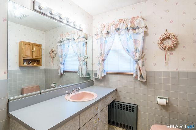 34 Bassick Road, Trumbull, CT 06611