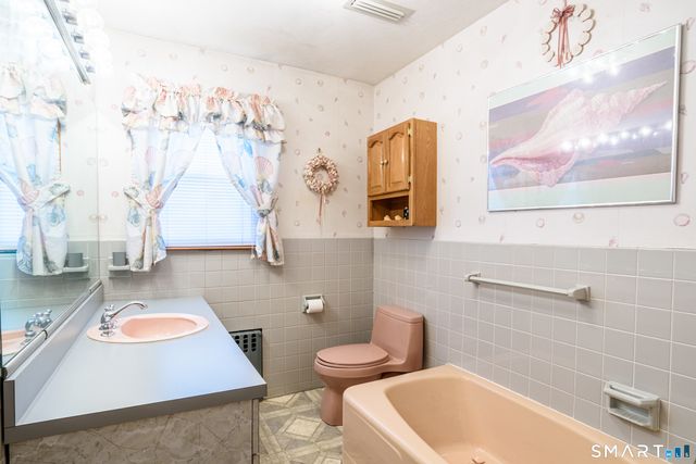 34 Bassick Road, Trumbull, CT 06611