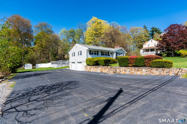 34 Bassick Road, Trumbull, CT 06611