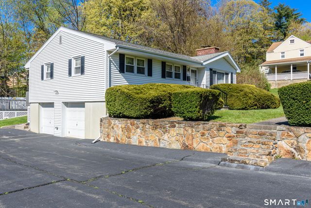 34 Bassick Road, Trumbull, CT 06611