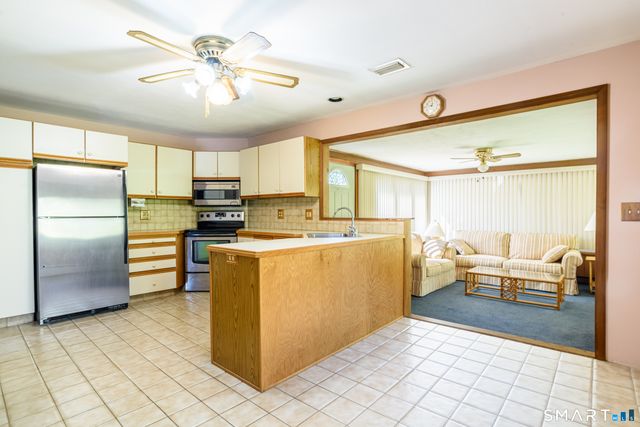 34 Bassick Road, Trumbull, CT 06611