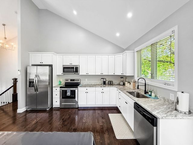 16 Adelle Circuit, Worcester, MA 01607