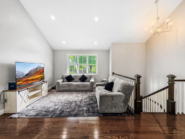 16 Adelle Circuit, Worcester, MA 01607