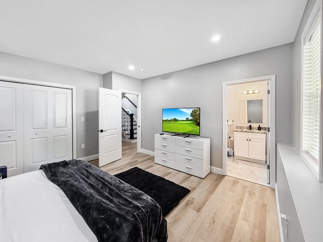 16 Adelle Circuit, Worcester, MA 01607
