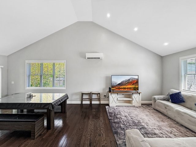 16 Adelle Circuit, Worcester, MA 01607