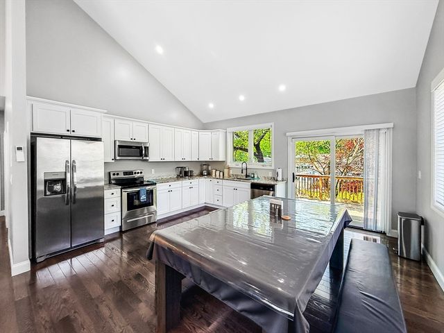 16 Adelle Circuit, Worcester, MA 01607