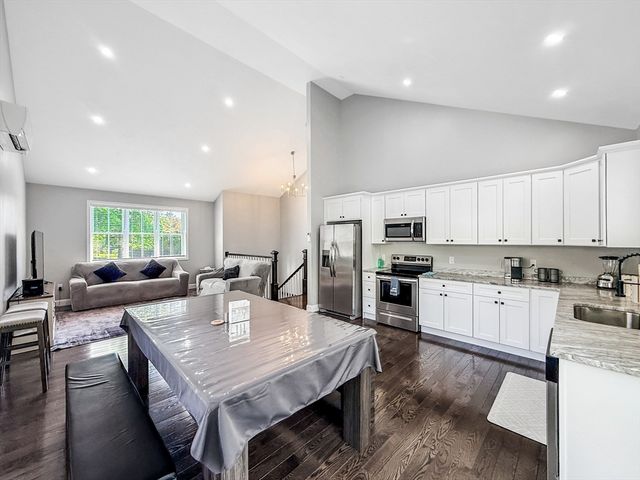 16 Adelle Circuit, Worcester, MA 01607