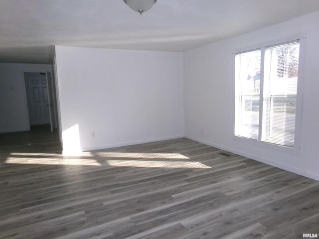 402 N Cochran Street, West Frankfort, IL 62896