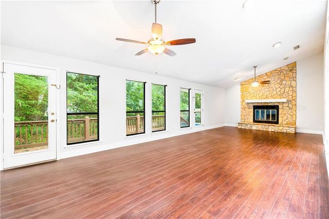 1620 Woodridge Court, Mobile, AL 36695