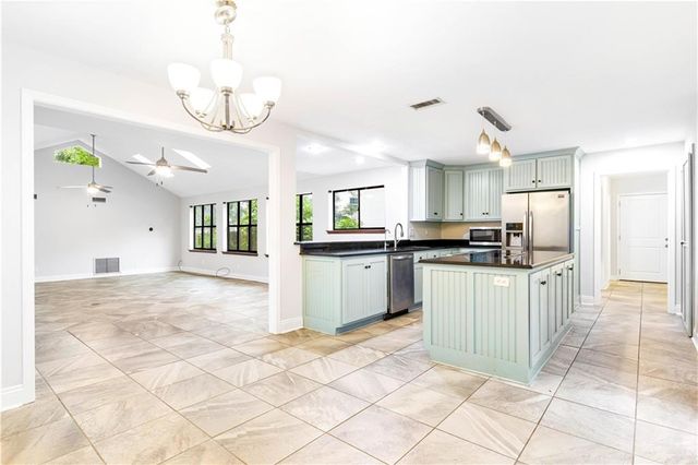 1620 Woodridge Court, Mobile, AL 36695