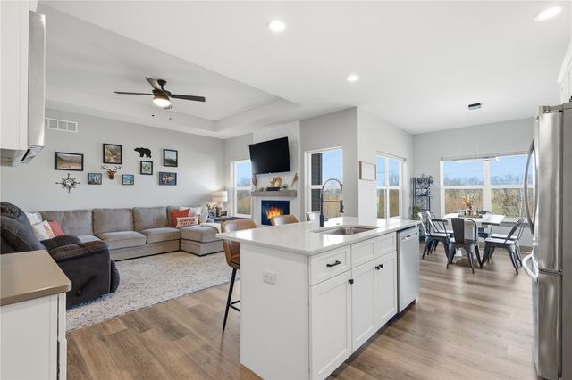 812 Old Mill Lane, Solon, IA 52333