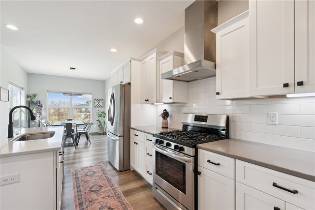 812 Old Mill Lane, Solon, IA 52333