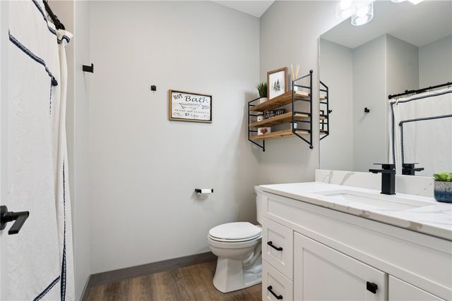 812 Old Mill Lane, Solon, IA 52333