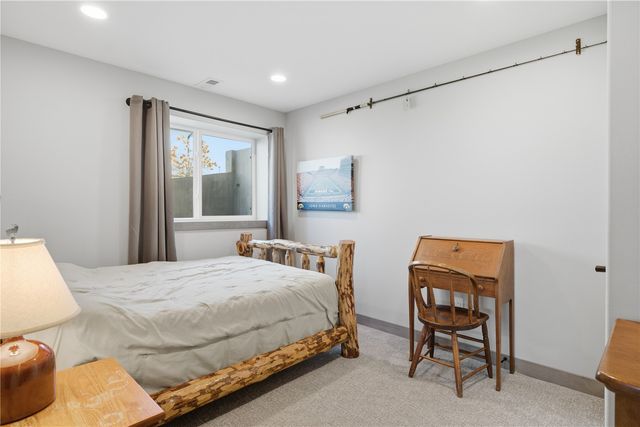 812 Old Mill Lane, Solon, IA 52333