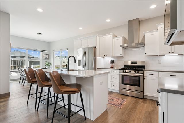 812 Old Mill Lane, Solon, IA 52333