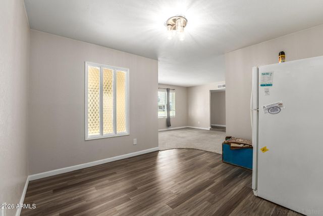 5726 W FRIER Drive, Glendale, AZ 85301