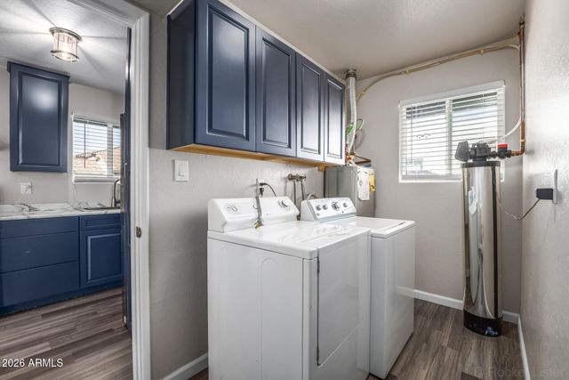 5726 W FRIER Drive, Glendale, AZ 85301