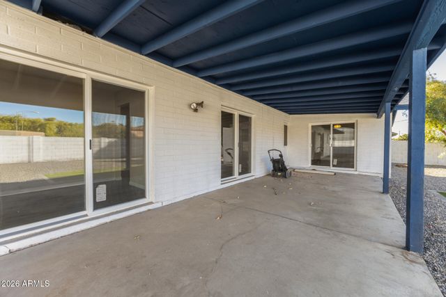 5726 W FRIER Drive, Glendale, AZ 85301