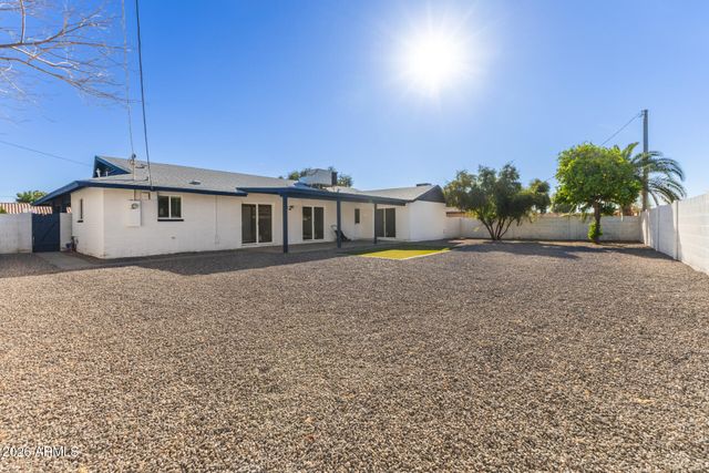 5726 W FRIER Drive, Glendale, AZ 85301