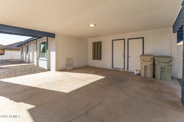 5726 W FRIER Drive, Glendale, AZ 85301
