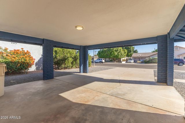 5726 W FRIER Drive, Glendale, AZ 85301
