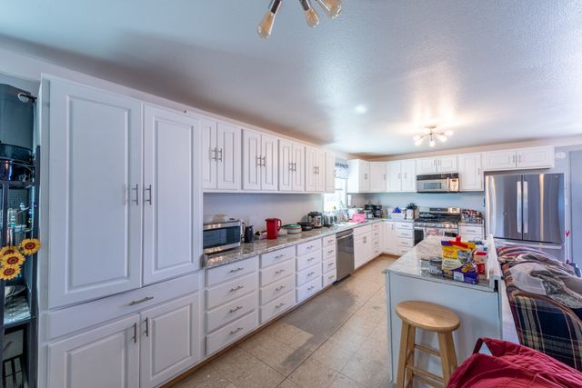 147 Lago Dr, Sandia, TX 78383