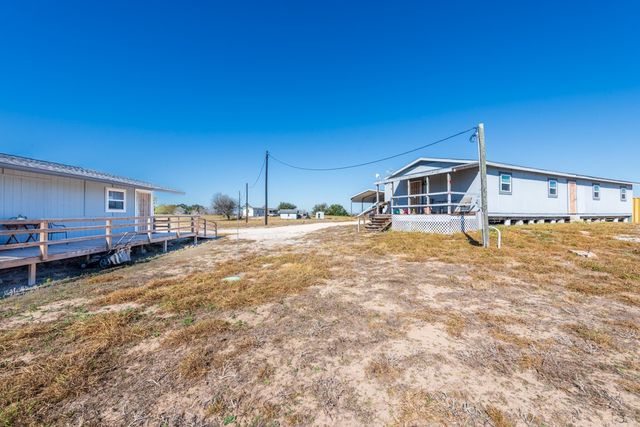 147 Lago Dr, Sandia, TX 78383