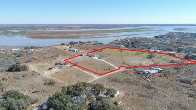 147 Lago Dr, Sandia, TX 78383