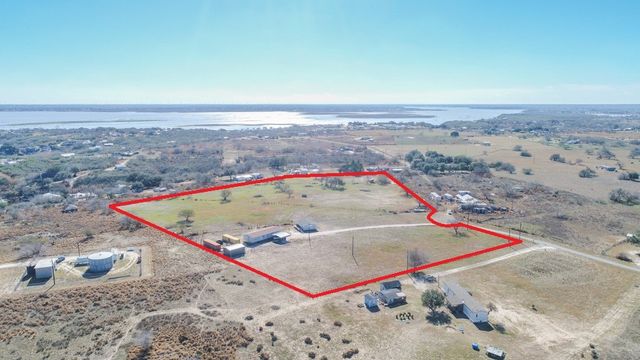 147 Lago Dr, Sandia, TX 78383