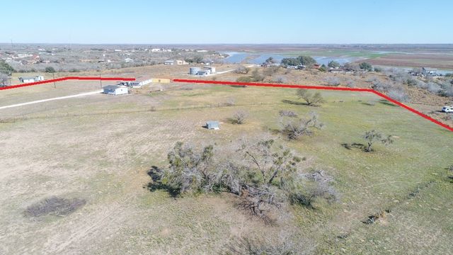 147 Lago Dr, Sandia, TX 78383