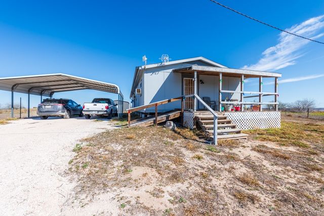 147 Lago Dr, Sandia, TX 78383