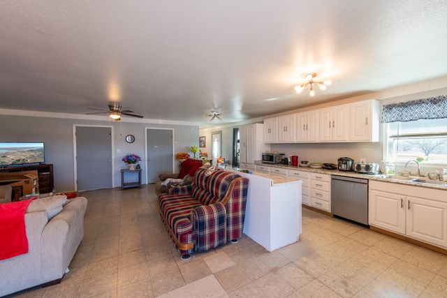 147 Lago Dr, Sandia, TX 78383