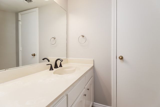 1105 Carrington Court, Irving, TX 75060