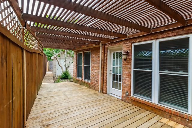 1105 Carrington Court, Irving, TX 75060