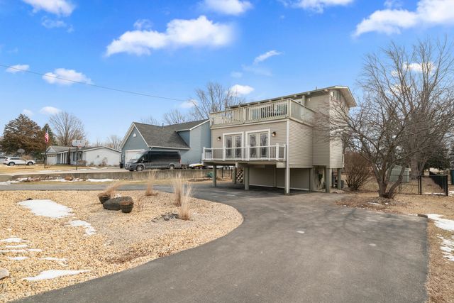 1740 Holiday Drive, Lake Holiday, IL 60548