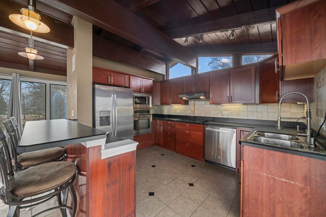 1740 Holiday Drive, Lake Holiday, IL 60548