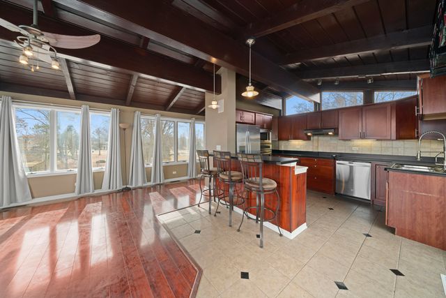 1740 Holiday Drive, Lake Holiday, IL 60548