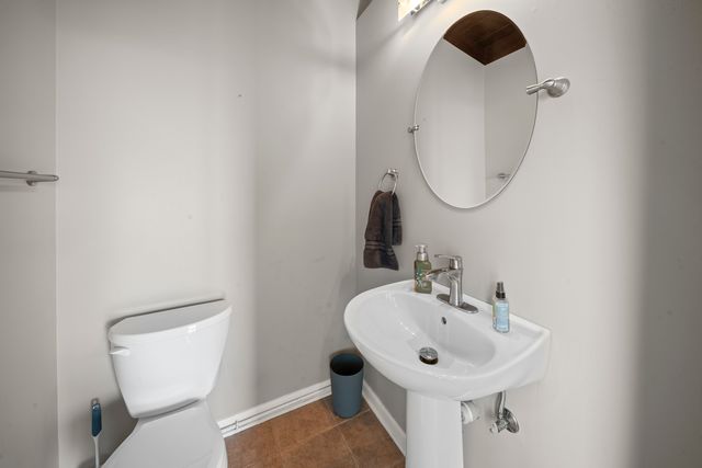 1740 Holiday Drive, Lake Holiday, IL 60548