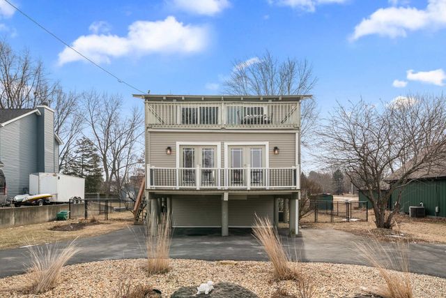 1740 Holiday Drive, Lake Holiday, IL 60548