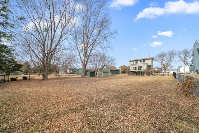 1740 Holiday Drive, Lake Holiday, IL 60548