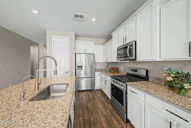 2011 W YELLOWBIRD Lane, Phoenix, AZ 85085