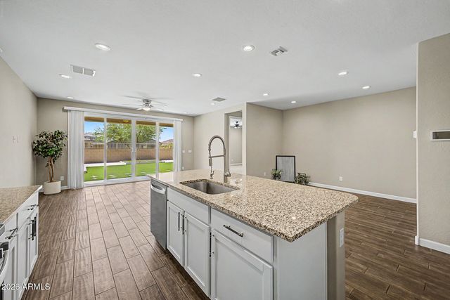 2011 W YELLOWBIRD Lane, Phoenix, AZ 85085