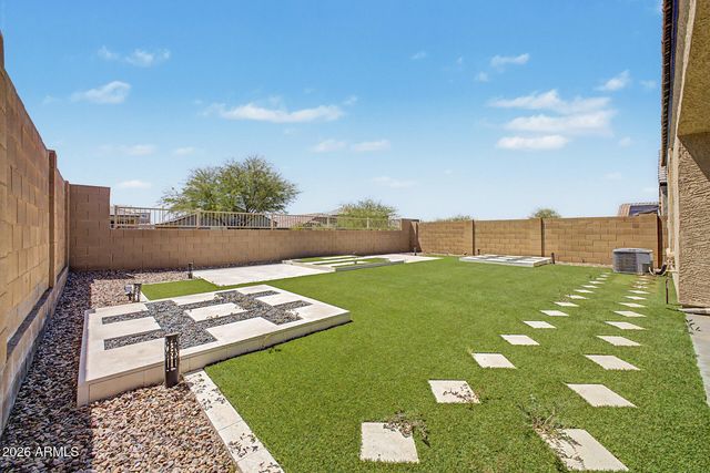 2011 W YELLOWBIRD Lane, Phoenix, AZ 85085