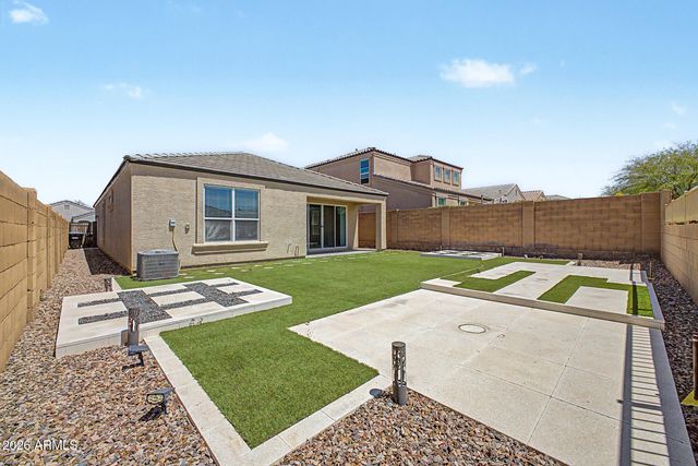 2011 W YELLOWBIRD Lane, Phoenix, AZ 85085