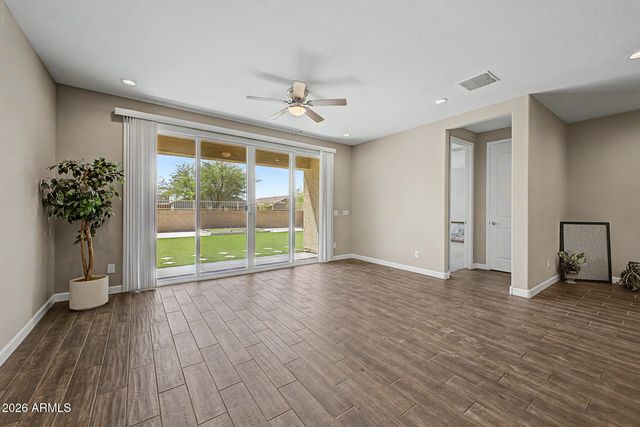 2011 W YELLOWBIRD Lane, Phoenix, AZ 85085