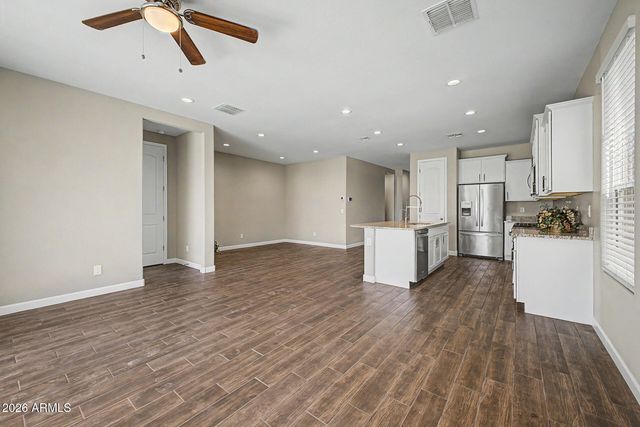 2011 W YELLOWBIRD Lane, Phoenix, AZ 85085