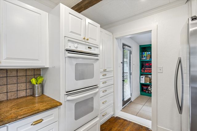 3821 W 5th Street, Fort Worth, TX 76107