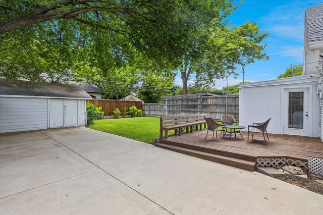 3821 W 5th Street, Fort Worth, TX 76107