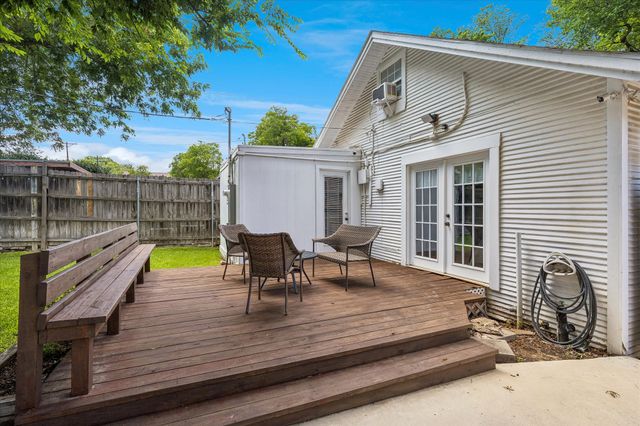 3821 W 5th Street, Fort Worth, TX 76107